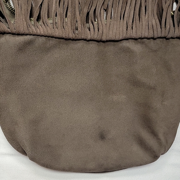 Ecoté suede fringe crossbody bag - Picture 12 of 15